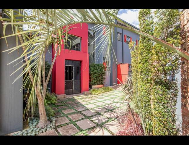 5 BEDROOM PROPERTY TO RENT IN FEATHERBROOKE